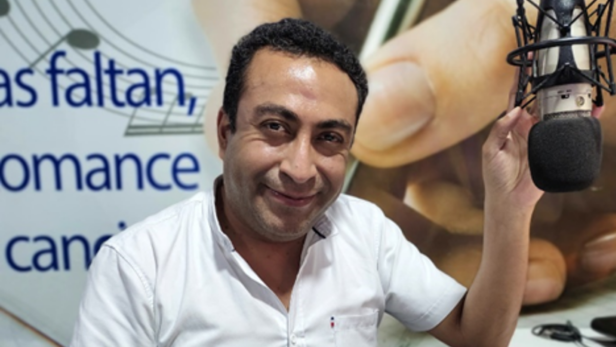 Roberto Barreno será el encargado junto a Gabriel Consuegra, en controles, de entregar los mejores éxitos musicales en Tardes de Romance.