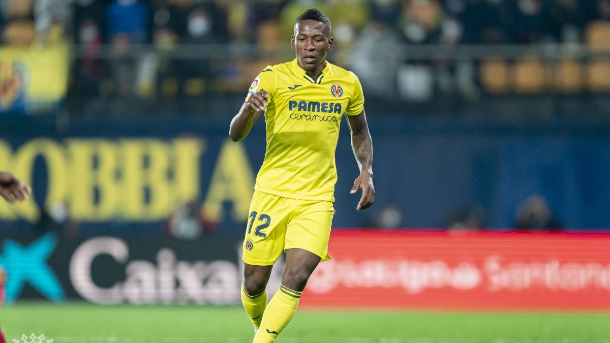 Pervis Estupiñán cumplió con su función en defensa y ataque con el Villarreal.