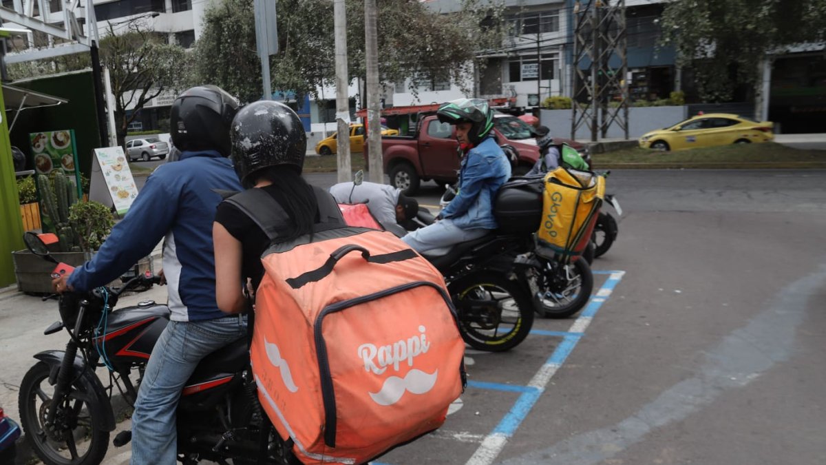Origen. El 32 % de los trabajadores de plataformas digitales en Quito son extranjeros, según un estudio.
