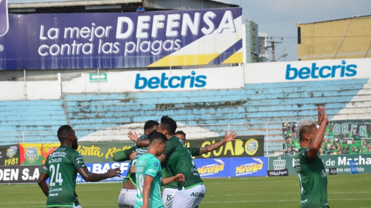 Orense dio un baile en el primer tiempo a Liga de Quito. En el segundo consolidó su victoria.