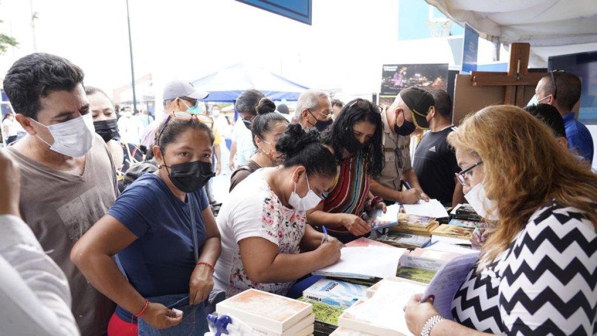 Por el Dia Libro se realizan jornadas en casas comunal