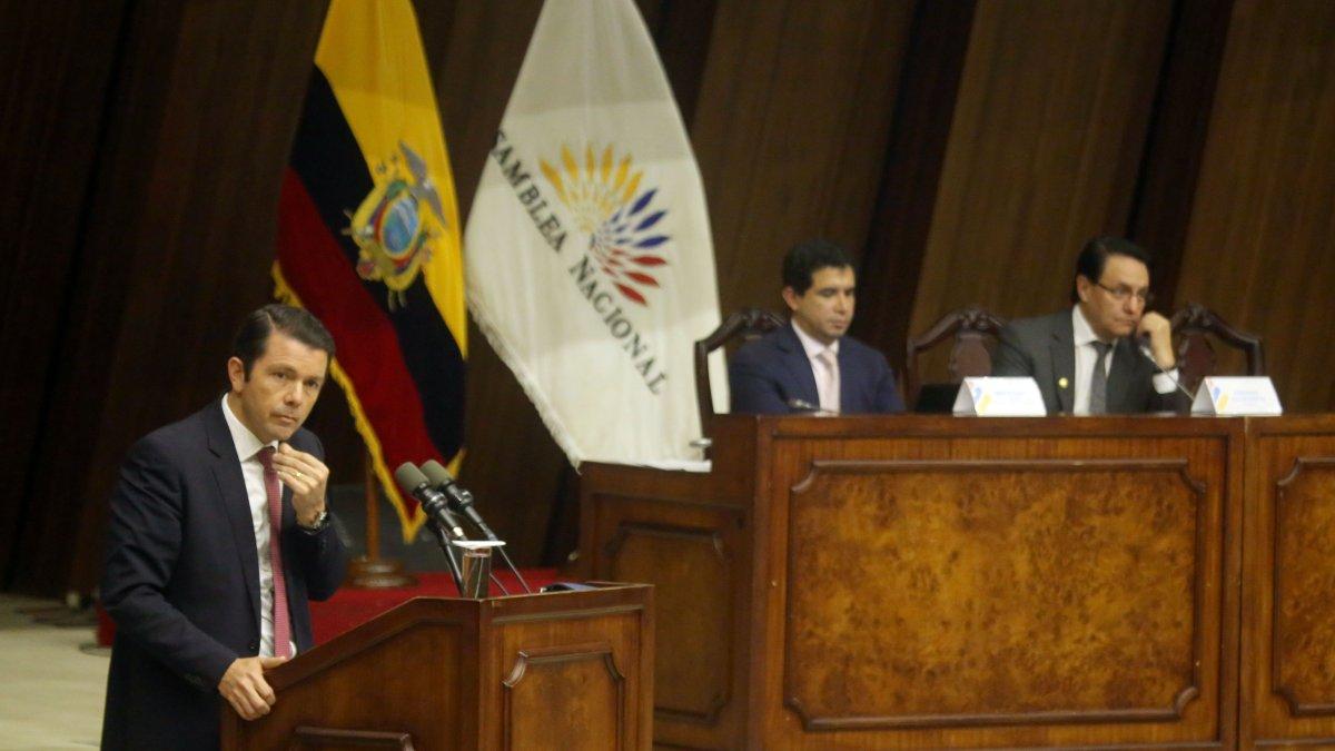 El ministro Jiménez asumió el cargo con la consigna de entablar diálogos con las Funciones del Estado