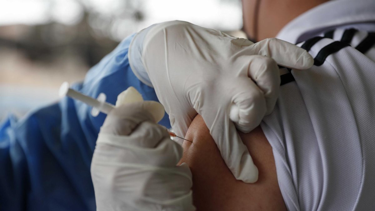 El primer ministro, Aníbal Torres, informó que la decisión se tomó en la reunión del Consejo de Ministros y se aplicará al día siguiente de la publicación del decreto en el diario oficial El Peruano, lo que puede suceder este jueves o viernes.