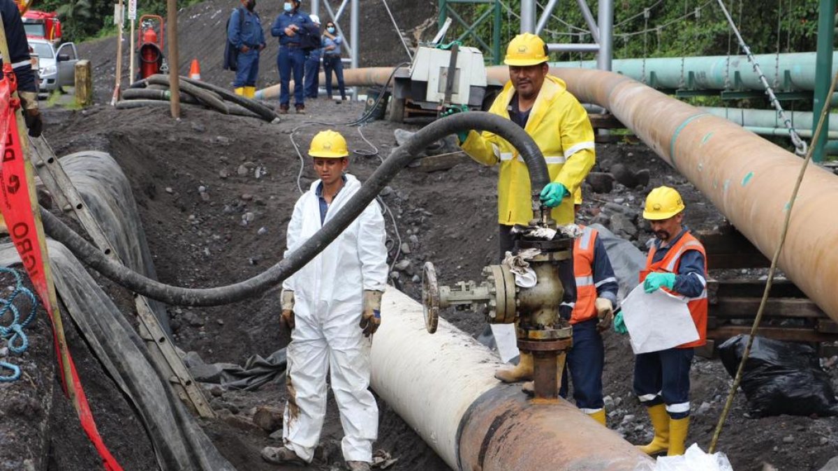 La obra tiene 330 metros de tubería nueva y está suspendida sobre el río Marker, en el sector Piedra Fina.