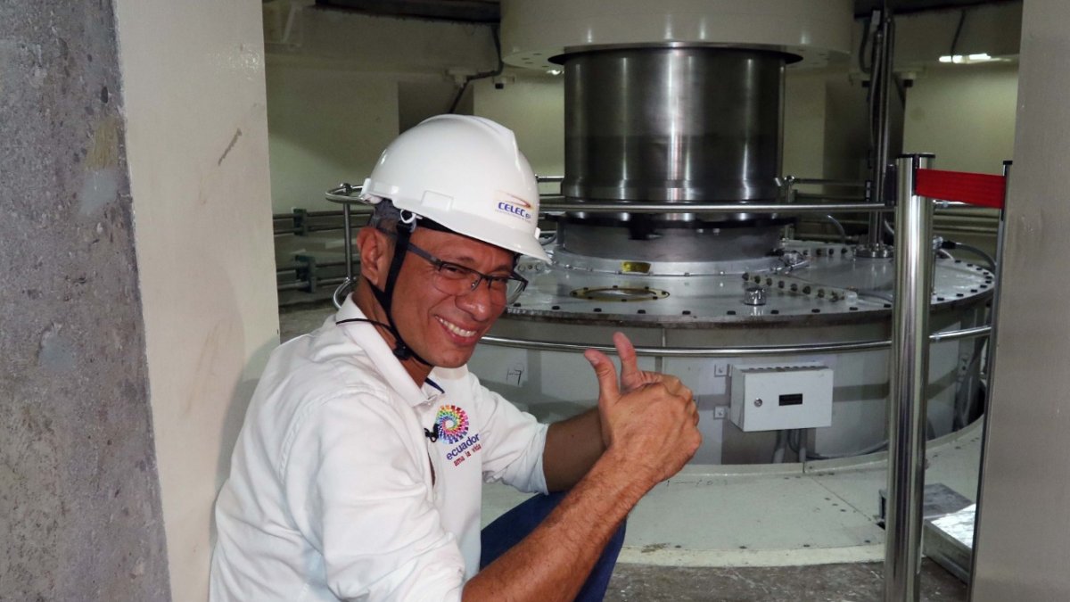 Inauguración. El 19 de noviembre de 2016, el entonces vicepresidente Jorge Glas dio su visto bueno a las 7.648 fisuras entregadas por Sinohydro.