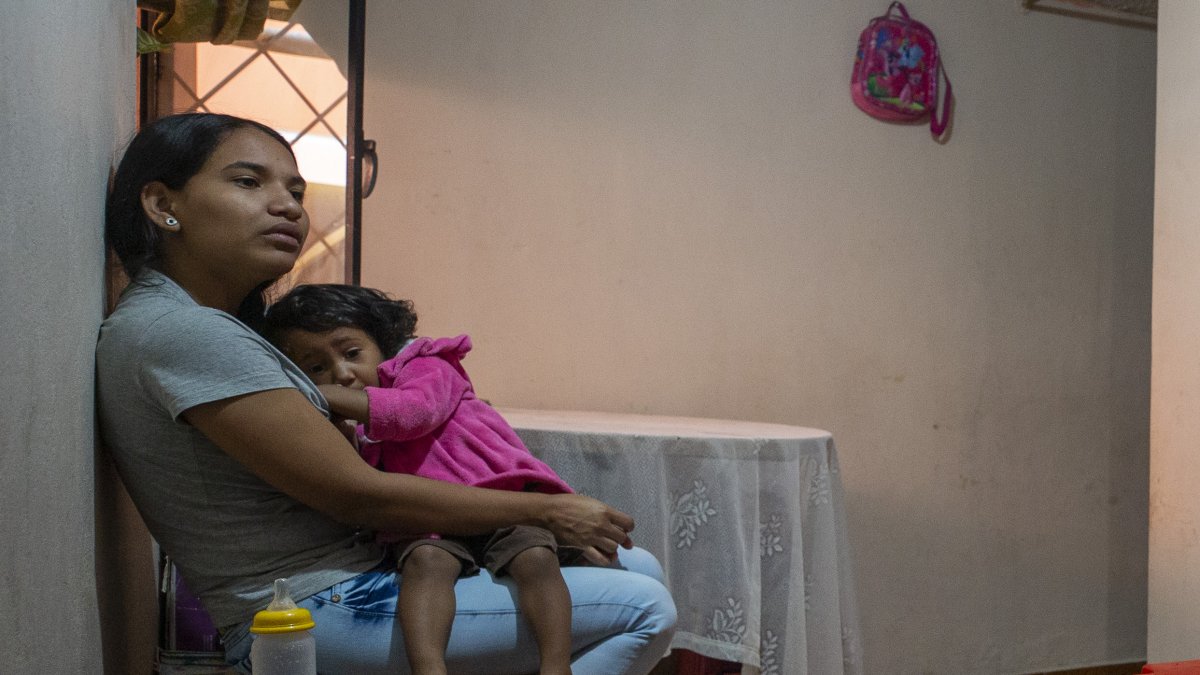 Imagen del 7 de abril, de Yoslen Mayor, de 24 años y oriunda de Maracay (Venezuela), es madre de tres hijas de 1, 3 y 7 años.