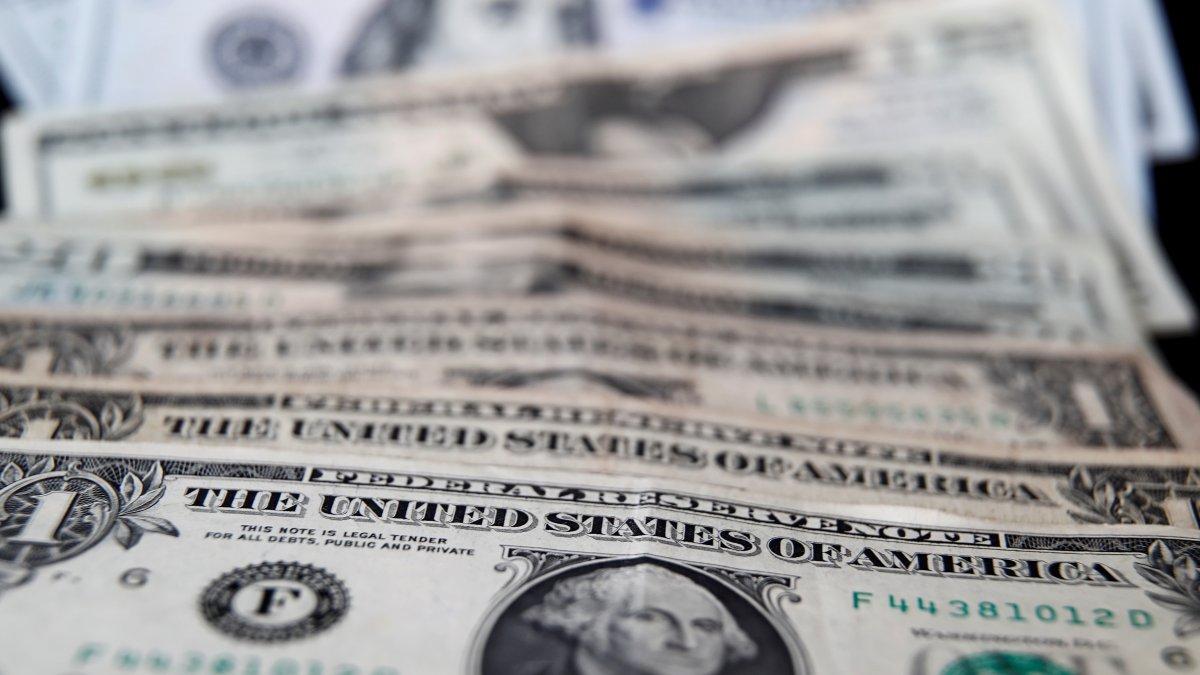 Vista de billetes de dólares, en una fotografía de archivo