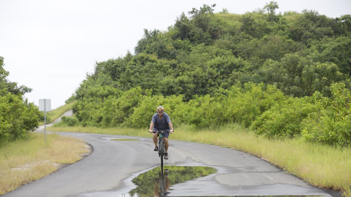 No van solos. Prefieren ir en grupos o en pareja para evitar ser asaltados y sufrir accidentes