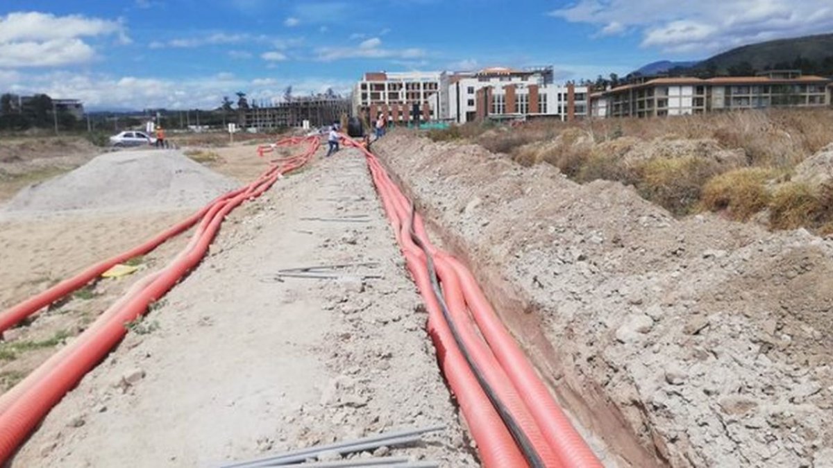 Luz. El proyecto para instalar redes eléctricas comenzó en 2015, pero hasta hoy sigue inconcluso. El exgerente culpa al gobierno de Lenín Moreno.