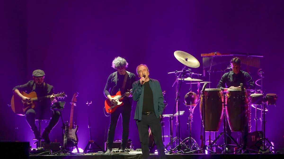 El cantautor español José Luis Perales en el Antel Arena de Montevideo (Uruguay). EFE/Alejandro Prieto