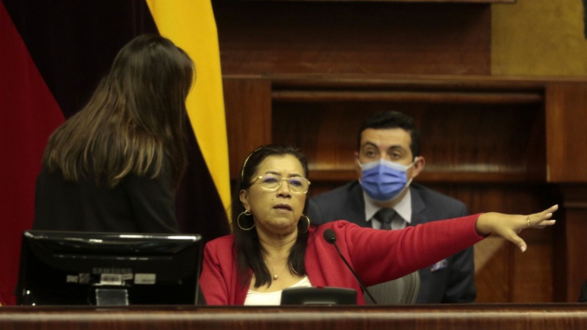 La presidenta de la Asamblea Guadalupe Llori ha suspendido varias sesiones del pleno.