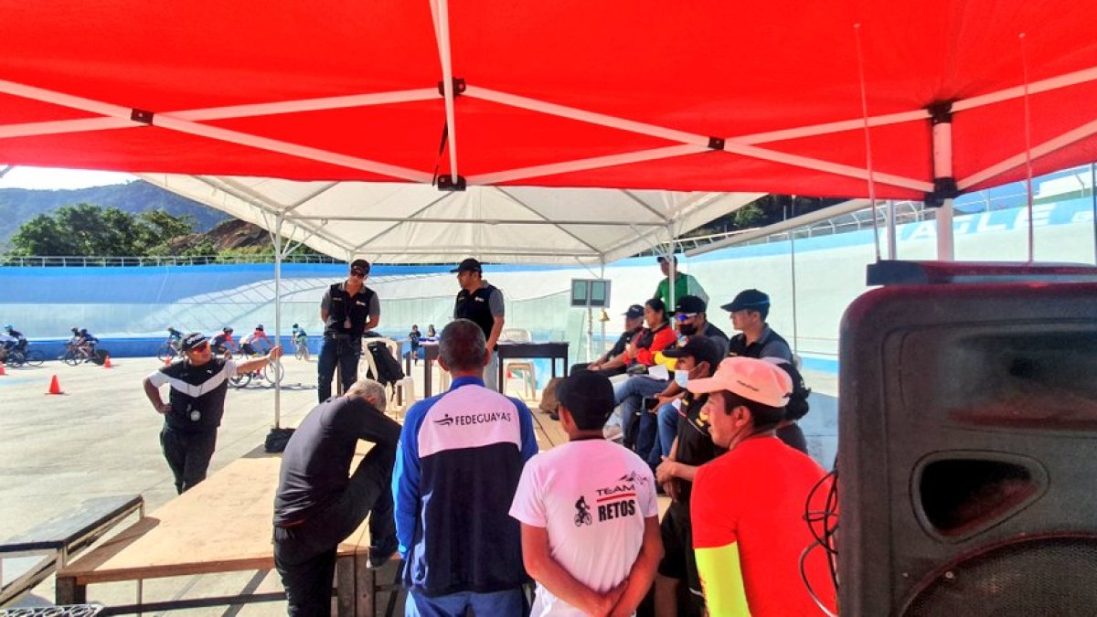 Las delegaciones fueron informadas de la suspensión de la competencia por el fallecimiento del comisario Roberto Rea