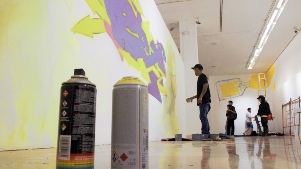 El arte de la calle, hecho con técnicas no convencionales, trata sobre el encierro pandémico y de cómo los artistas urbanos vivieron esos días.