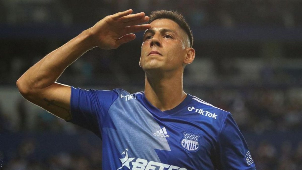 Mauro Quiroga, delantero de Emelec, marcó un doblete en el duelo contra Unión Manabita.