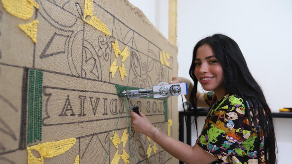 Ingrid Puruncajas es la creadora de Purungoods. Alfombras hechas a mano