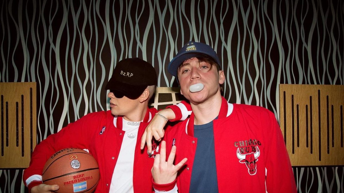 El video de Youtube se encuentra en el primer puesto de tendencias musicales en varios países.