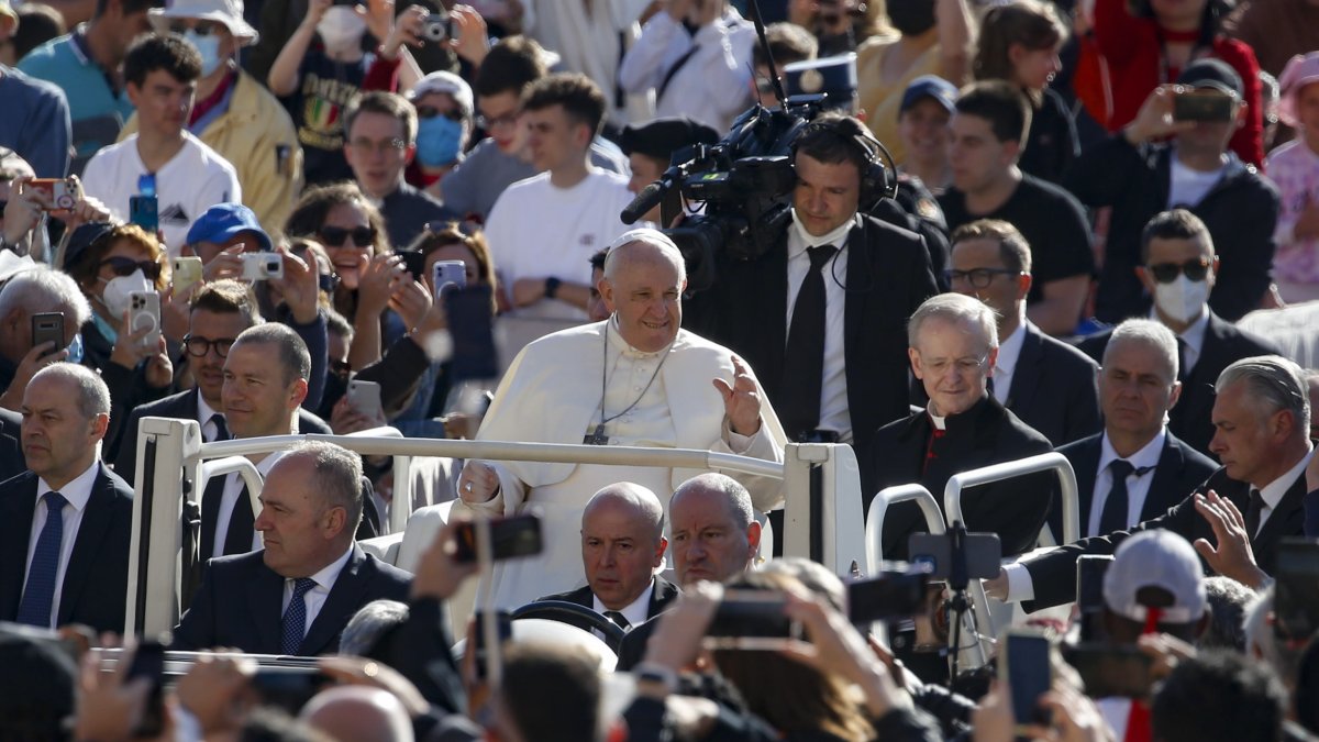El papa durante la audiencia de los miércoles