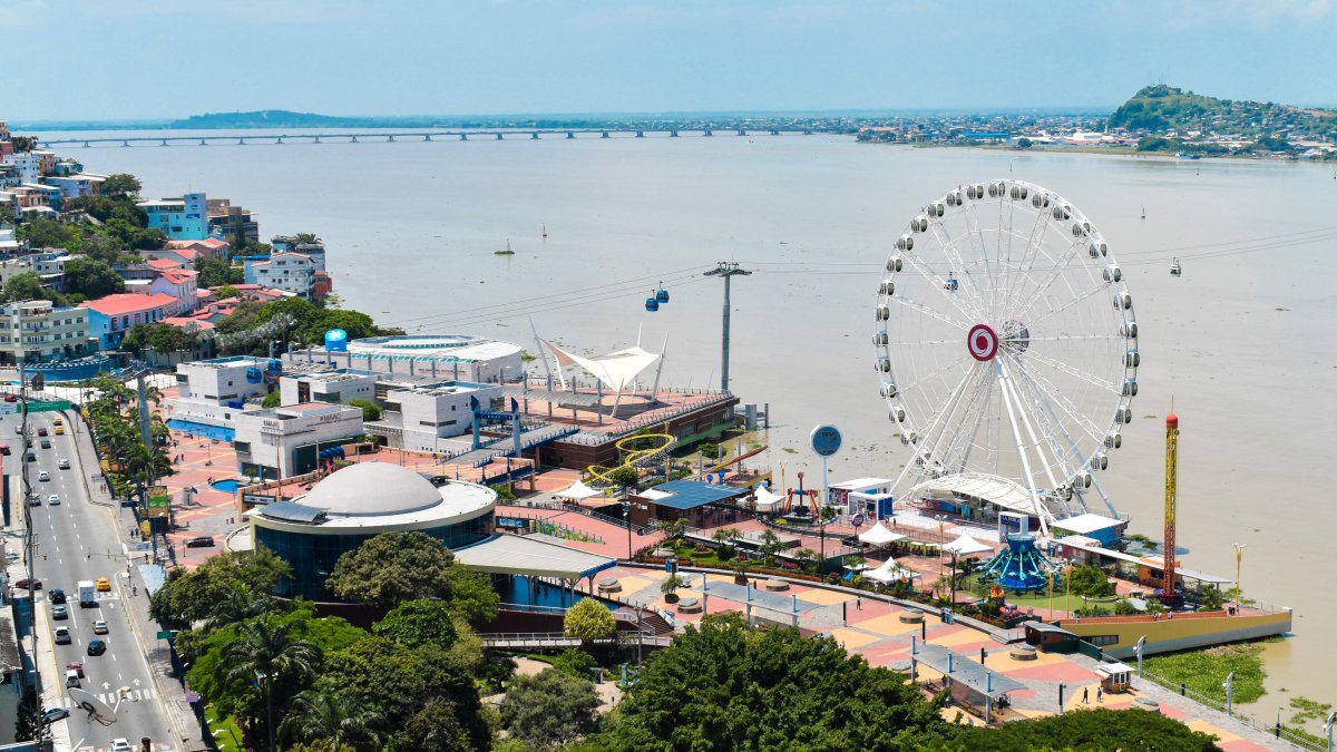 Malecón Simón Bolívar de Guayaquil.