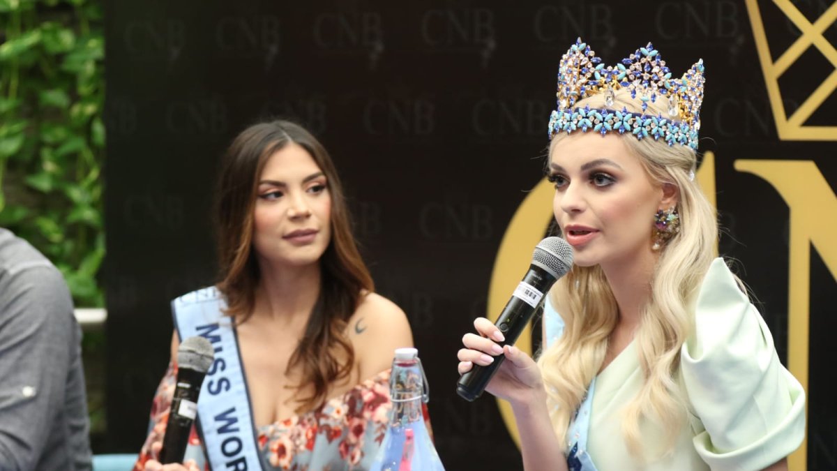 Ámar Pacheco (Miss World Ecuador) y Karolina Bielawska (Miss World Internacional)
