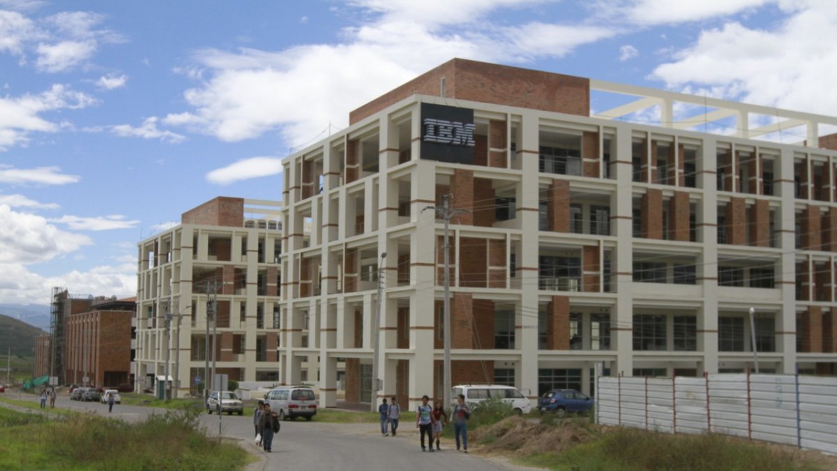 Yachay. Para la Contraloría, en la administración de 2018 a 2021 existieron contrataciones direccionadas.