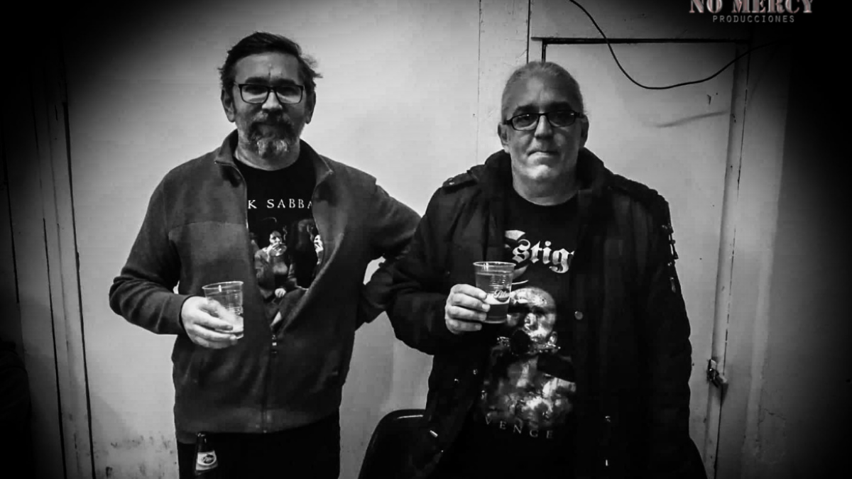 José Ignacio López tiene un doctorado de Música en la Universidad de San Diego, California. Es profesor del Conservatorio de Música de Lima (ahora Universidad de la Música). Giuseppe Risica es editor del magazine Cuero Negro. Además productor, mánager y conductor de diversos programas de radio.