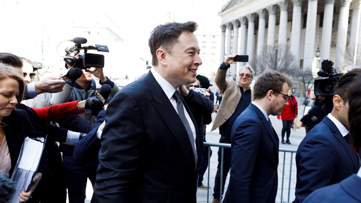 El fundador de Tesla, Elon Musk (C), en una fotografía de archivo.