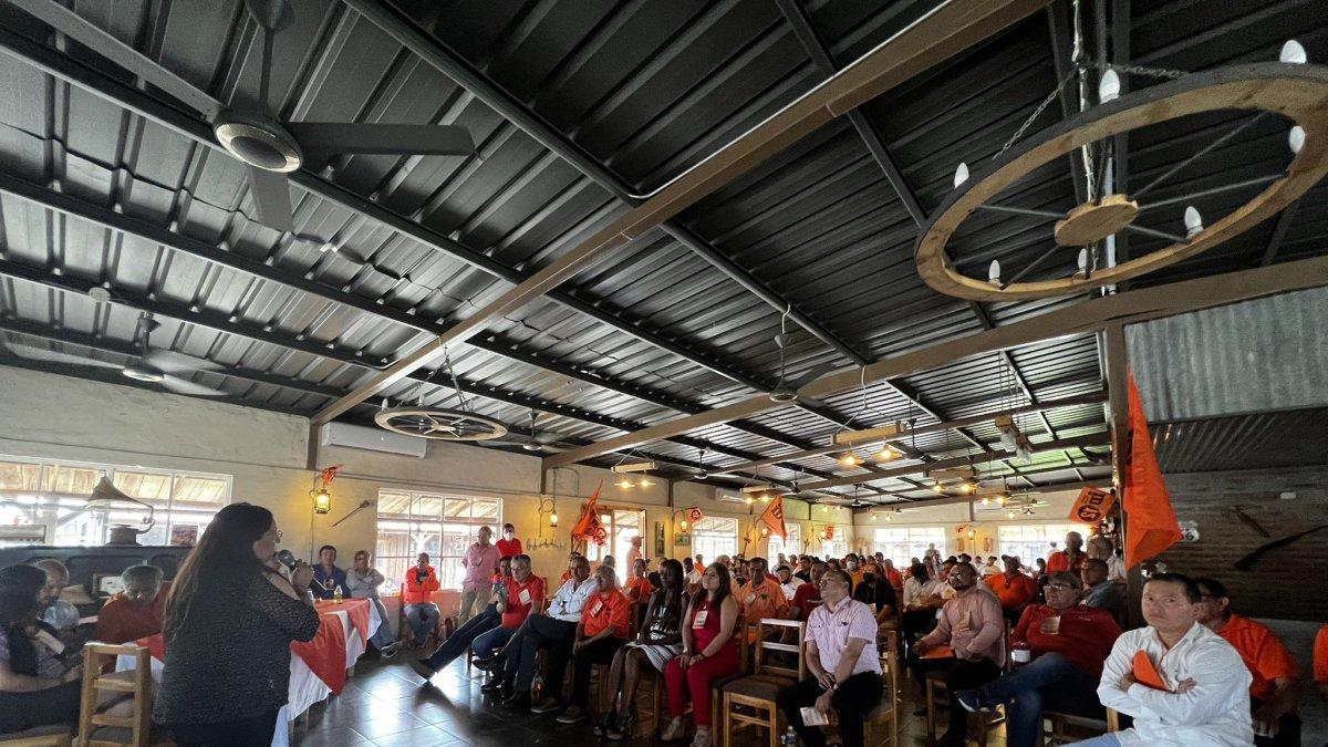 Pese a la vigencia de medidas cautelares, la convención del partido se instaló en Portoviejo.