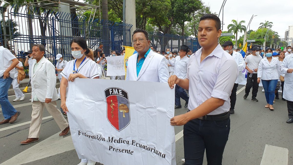 El gremio sostiene que el personal y las unidades médicas necesitan resguardo.
