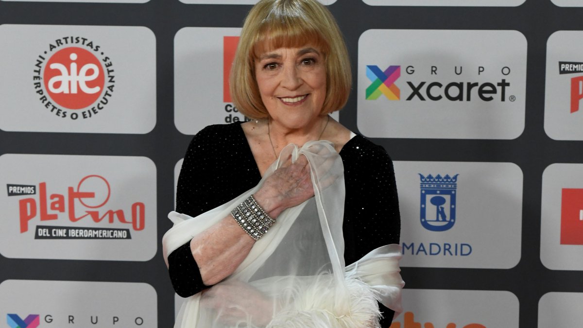 Carmen lució muy elegante.