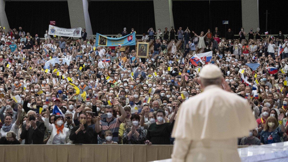 El papa ha pedido viajar a Moscú para reunirse con el presiente ruso, Vladimir Putin, para pedirle que detenga la violencia contra los civiles en Ucrania.