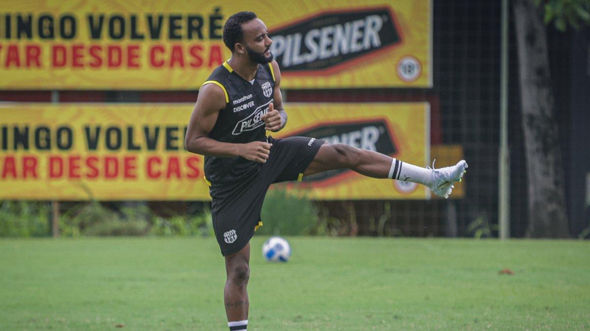Leonai Souza será titular este miércoles con Barcelona frente a Lanús.