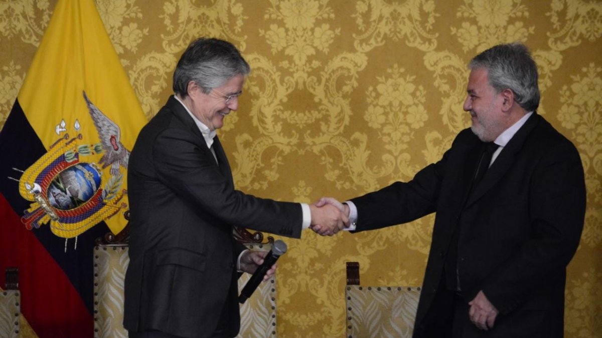 El presidente resaltó el código de ética que rige a las entidades estatales desde que asumió el 24 de mayo pasado.