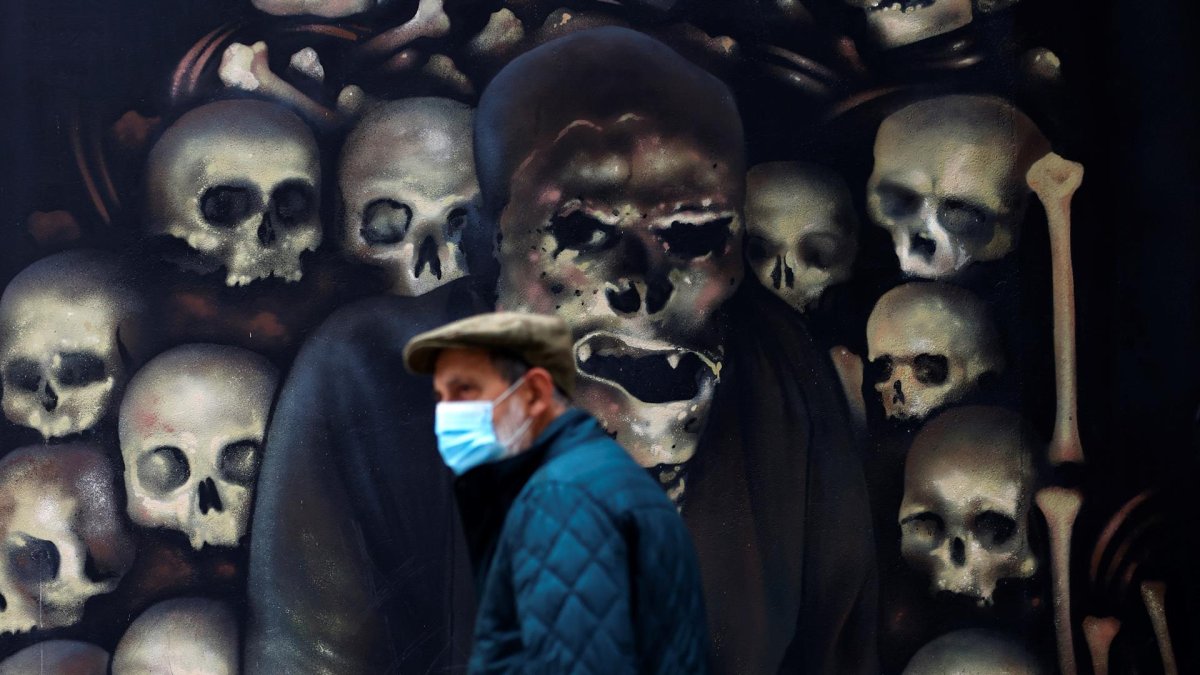 Un mural en A Coruña, en España, en foto de archivo.