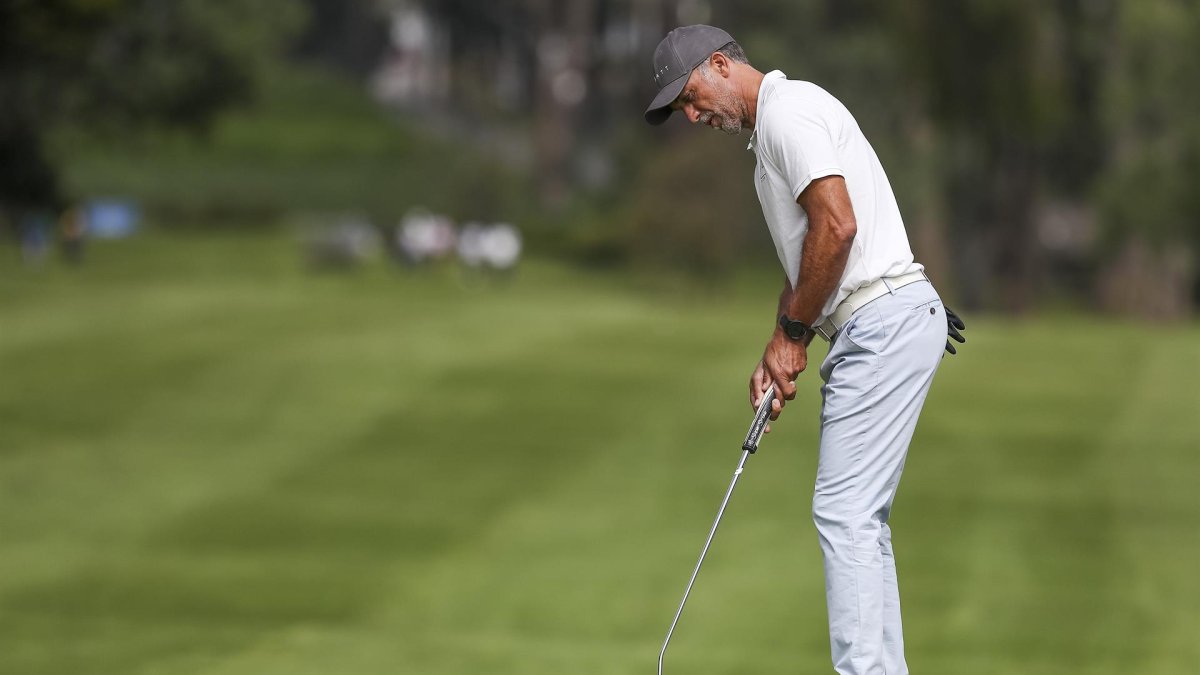El exfutbolista argentino Gabriel Batistuta fue registrado este miércoles, al participar en el torneo ProAm del Abierto de golf de Quito (Ecuador).