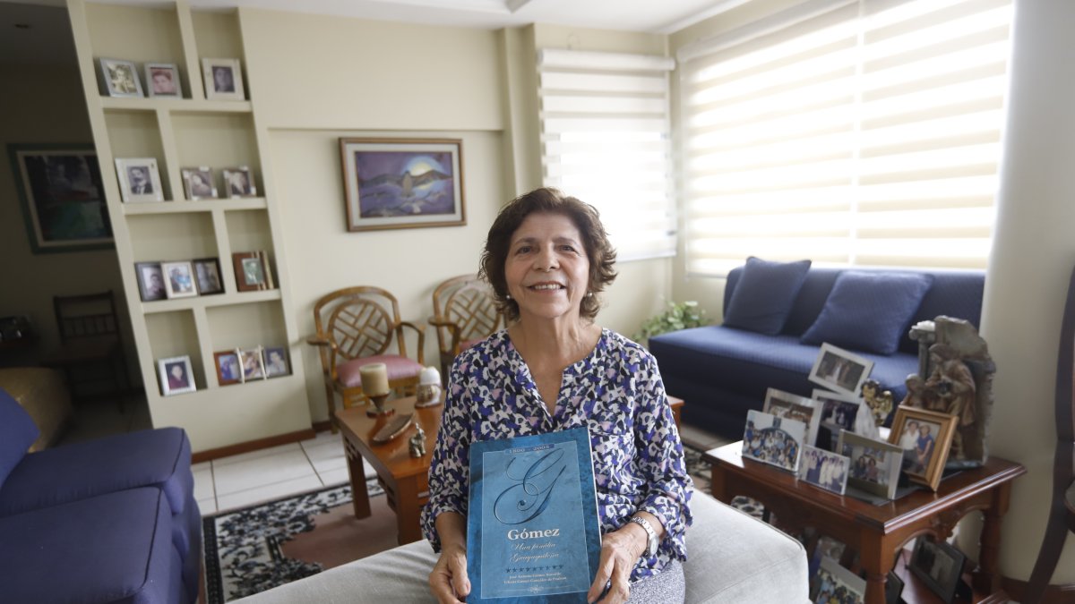 Laura Gómez vive en Urdesa Central desde que tiene 23 años de edad.