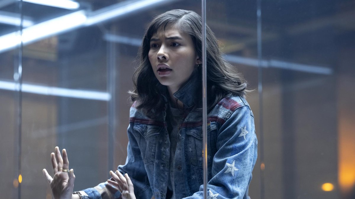 Fotograma cedido por Marvel Studios donde aparece Xochitl Gómez como América Chávez durante una escena de la película 