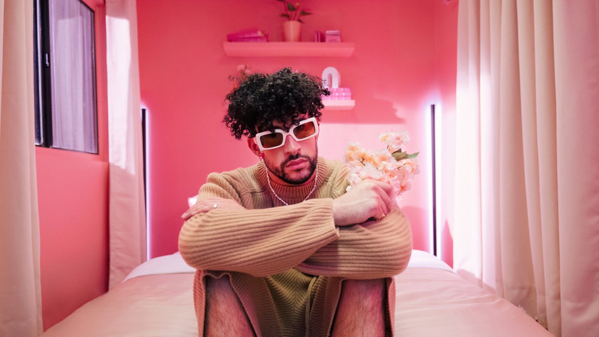 Fotografía cedida por Eric Rojas donde aparece el cantante urbano puertorriqueño Bad Bunny