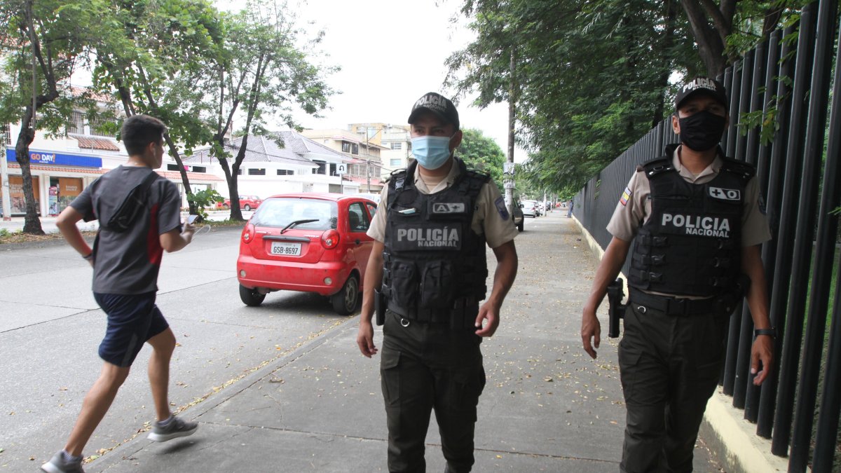 Muchos ciudadanos han acudido personalmente a la Unidad de Policía Comunitaria (UPC) para pedir a los uniformados que realicen rondas constantes en los alrededores del parque lineal de la Kennedy.