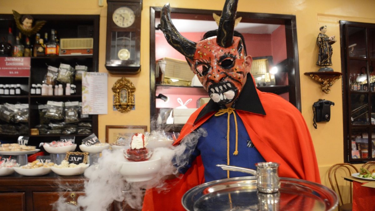 Oferta. En el centro de Quito hay una cafetería muy emblemática, la de San Agustín, que combina lo cultural y gastronómico de la ciudad capital.