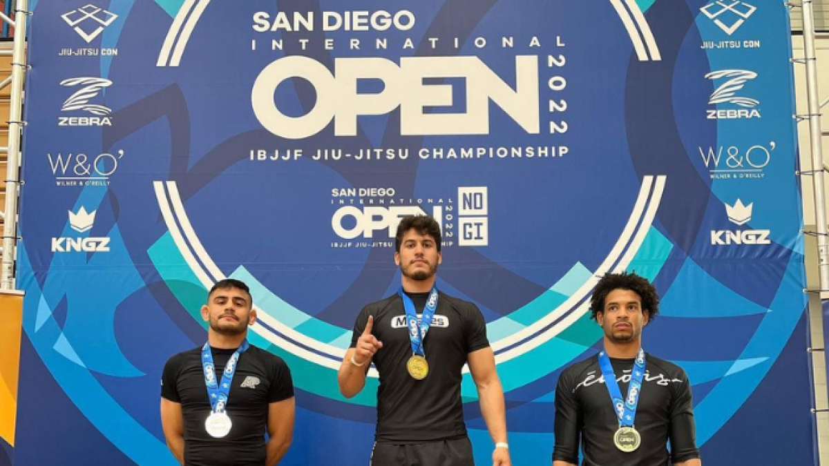 Juan Carlos López y Johnny Tama cerraron la categoría de peso medio (hasta 79kg) sin kimono cinta negra.