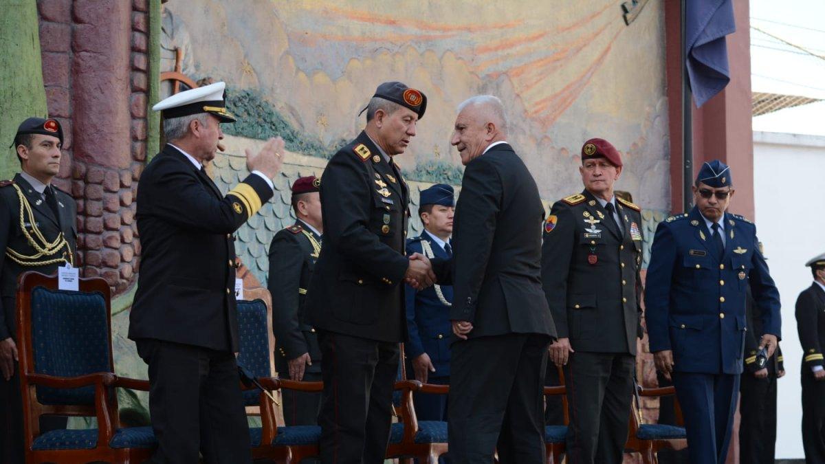 Acto. Las nuevas autoridades del Comando Conjunto, Ejército y FAE, fueron presentadas la mañana de este lunes en el Ministerio de Defensa.
