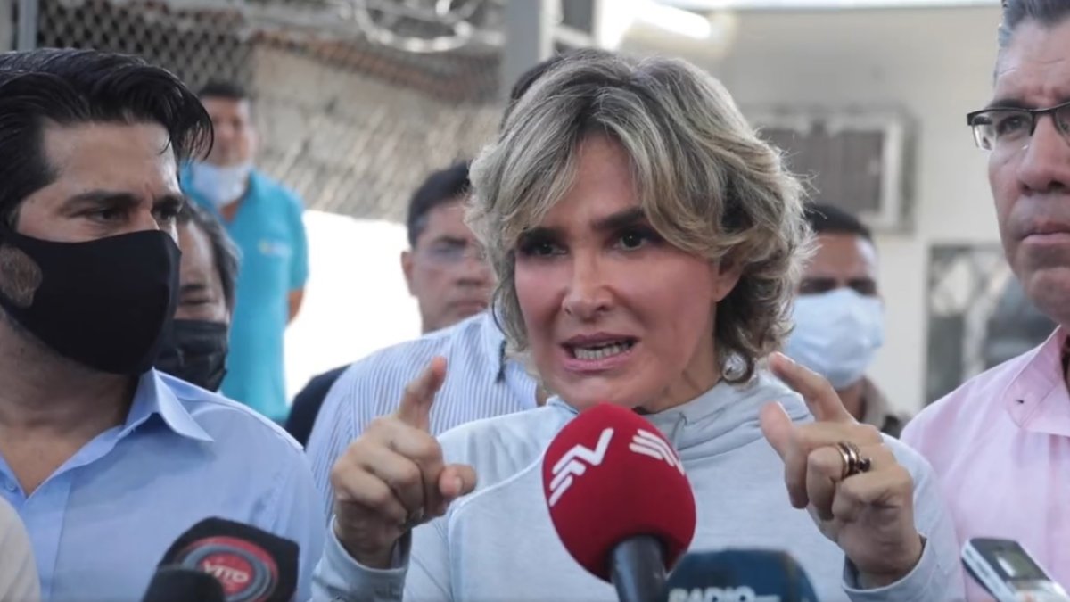 Discurso. Viteri durante el anuncio este lunes 9 de mayo.