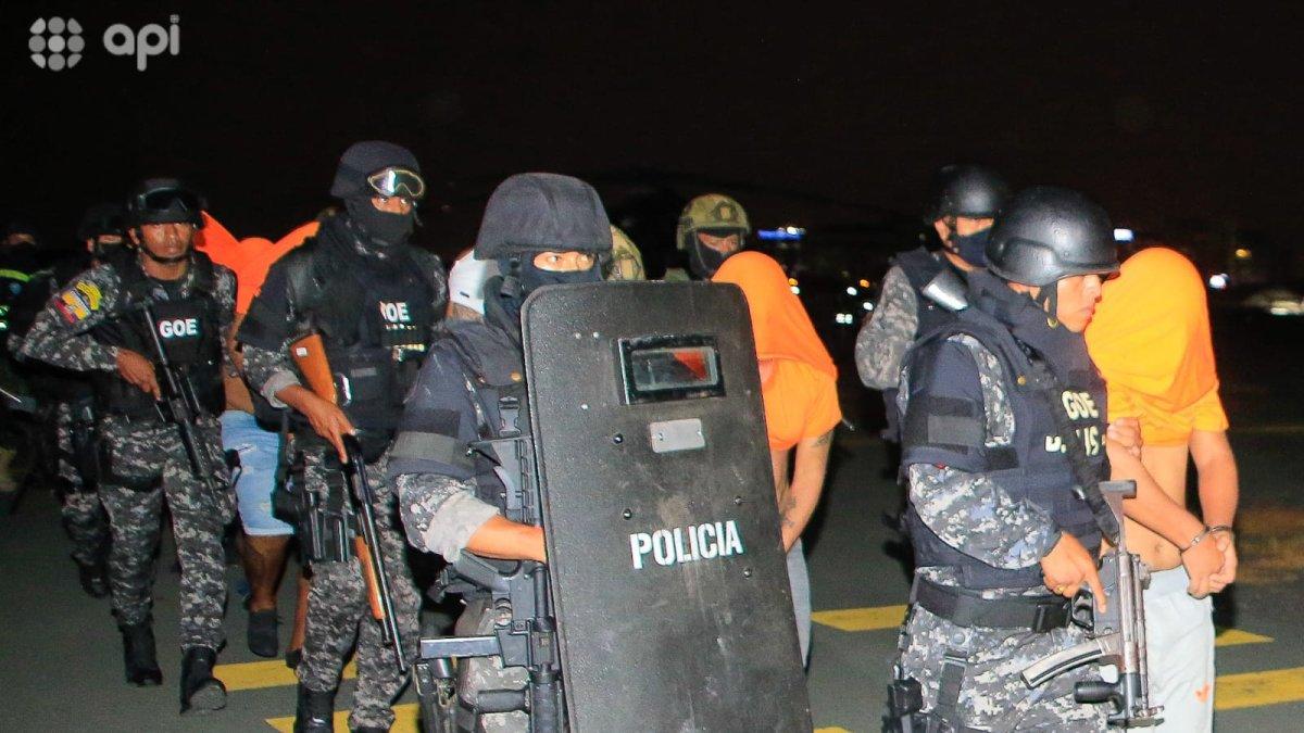 Los cabecillas de las bandas criminales llegaron a la base aérea Simón Bolívar.