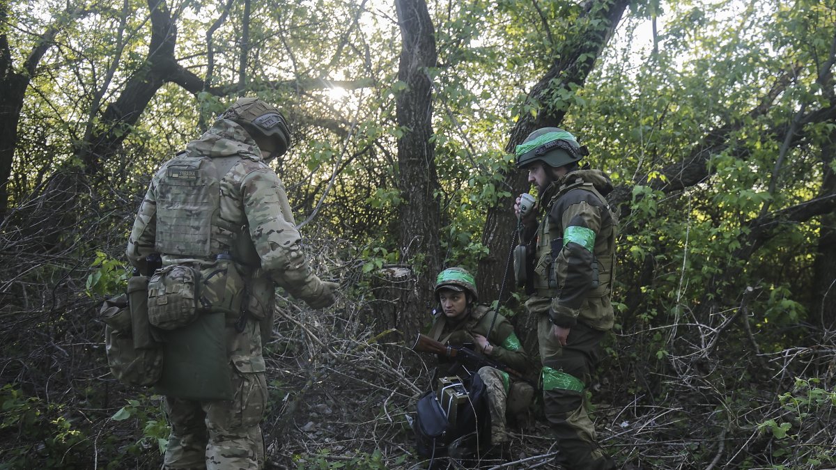 Los militares ucranianos tratan de desgastar a las tropas rusas, tras los fuertes combates.