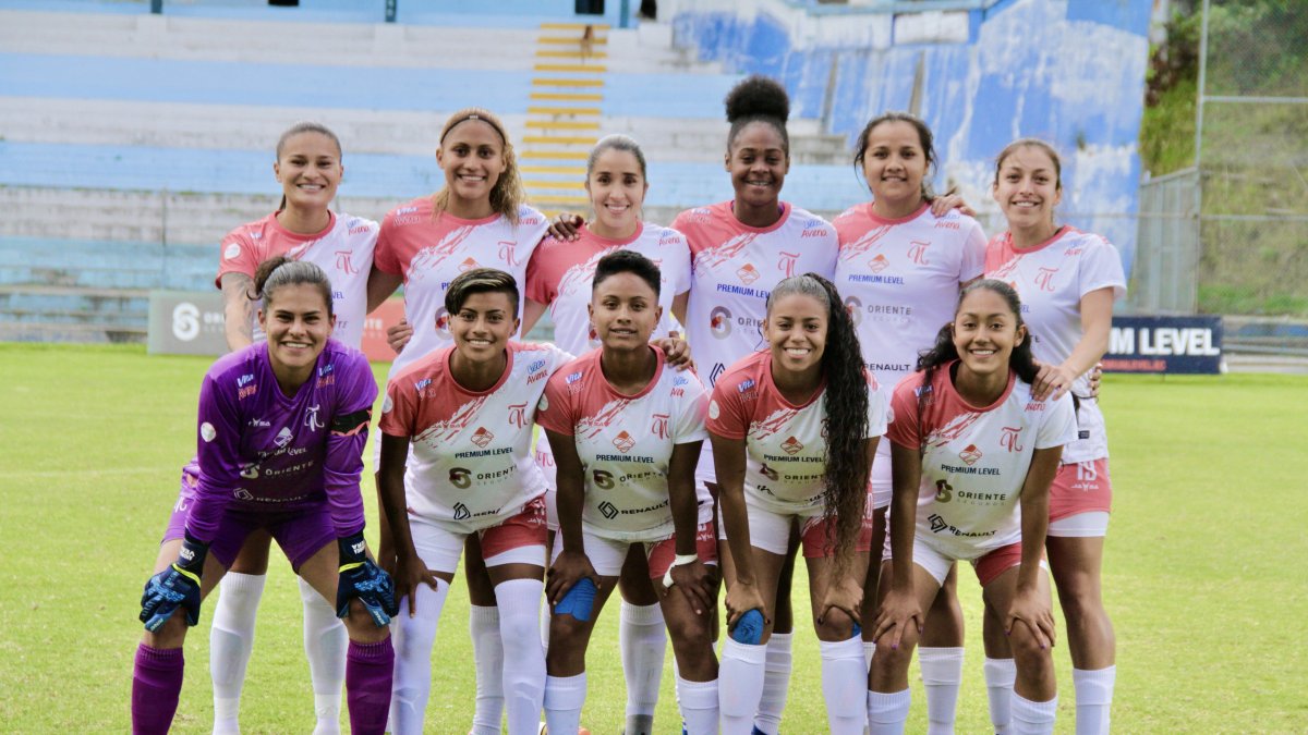 El club Ñañas se ha convertido en un referente del fútbol femenino a nivel local y regional.