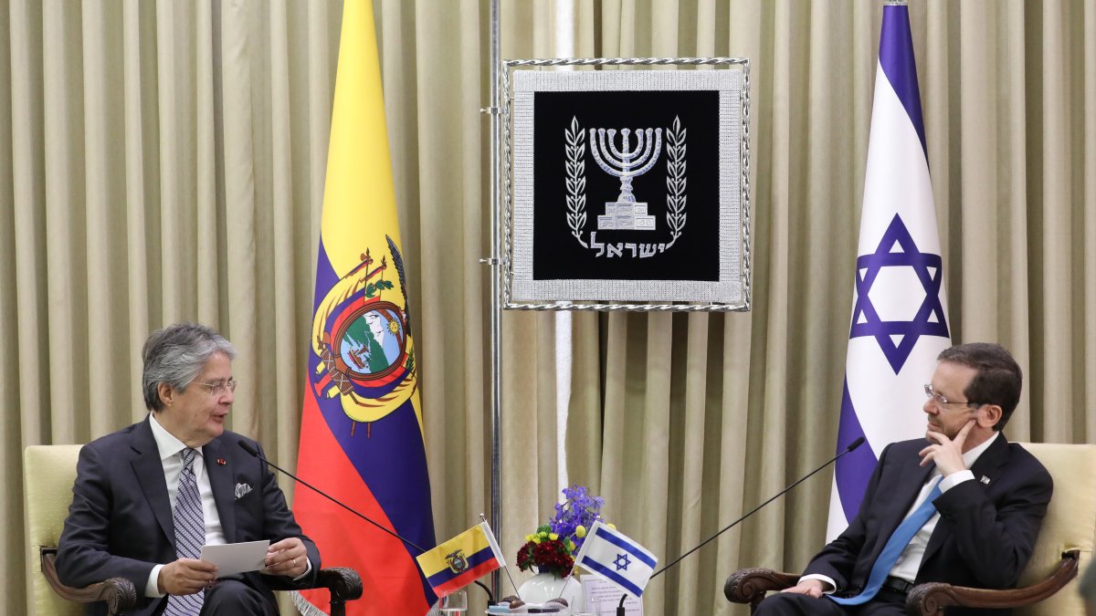 El presidente de Israel, Isaac Herzog, y el de Ecuador, Guillermo Lasso, en foto reciente