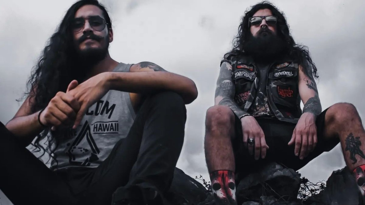 Mathan lo integran Álex Damián y Pucho. 