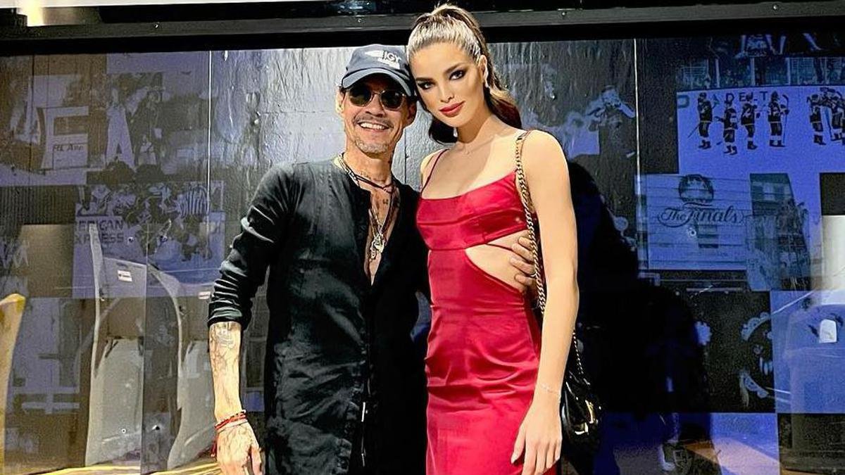 Marc Anthony es 30 años mayor que su prometida, la modelo paraguaya Nadia Ferreira.