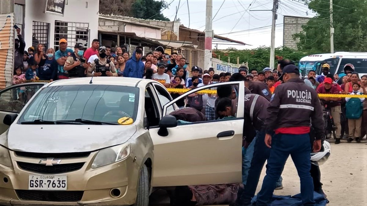 Dos sujetos en moto le descargaron una ráfaga de balas