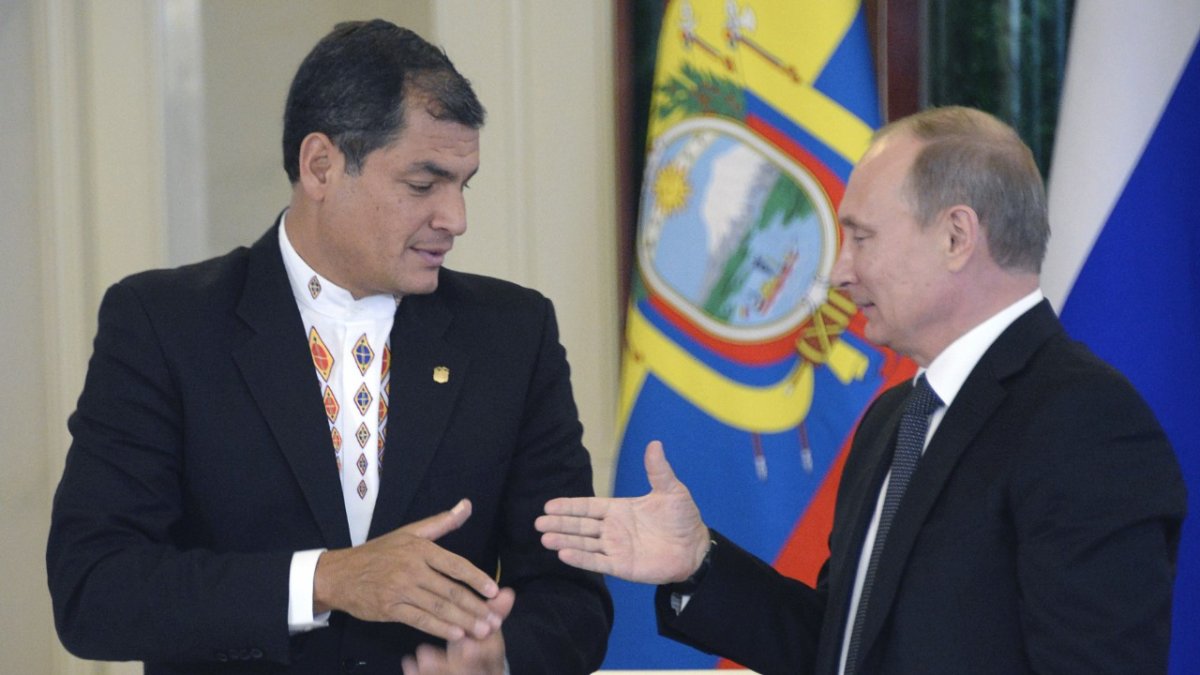 Amigos. No es una casualidad que el correísmo apoye al líder ruso Vladímir Putin. Los une un mismo desprecio por los valores de la democracia.